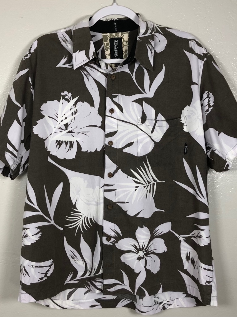 Billabong Shirt Mens M Brown Button Up Aloha Fit Floral Hawaiian Bamboo Blend